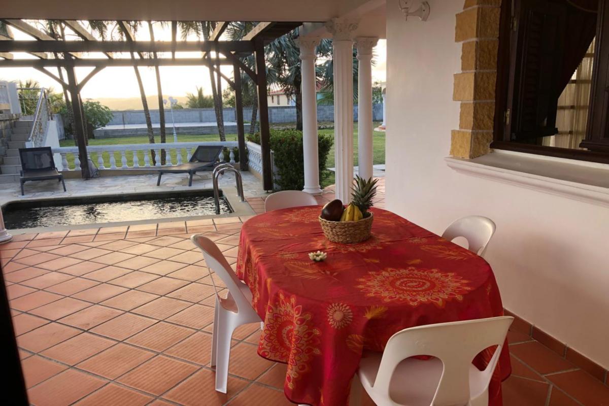 Location Villa 4 personnes Martinique exterieur terrasse